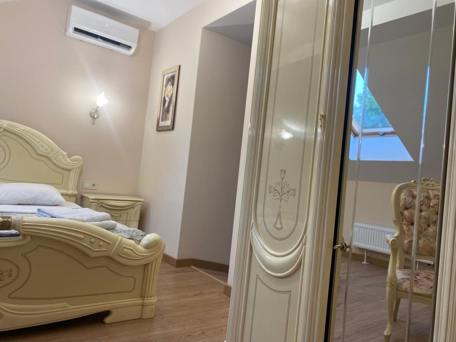 Apart Yaroslava Osmomysla 9 Square - City Center Lviv Ngoại thất bức ảnh