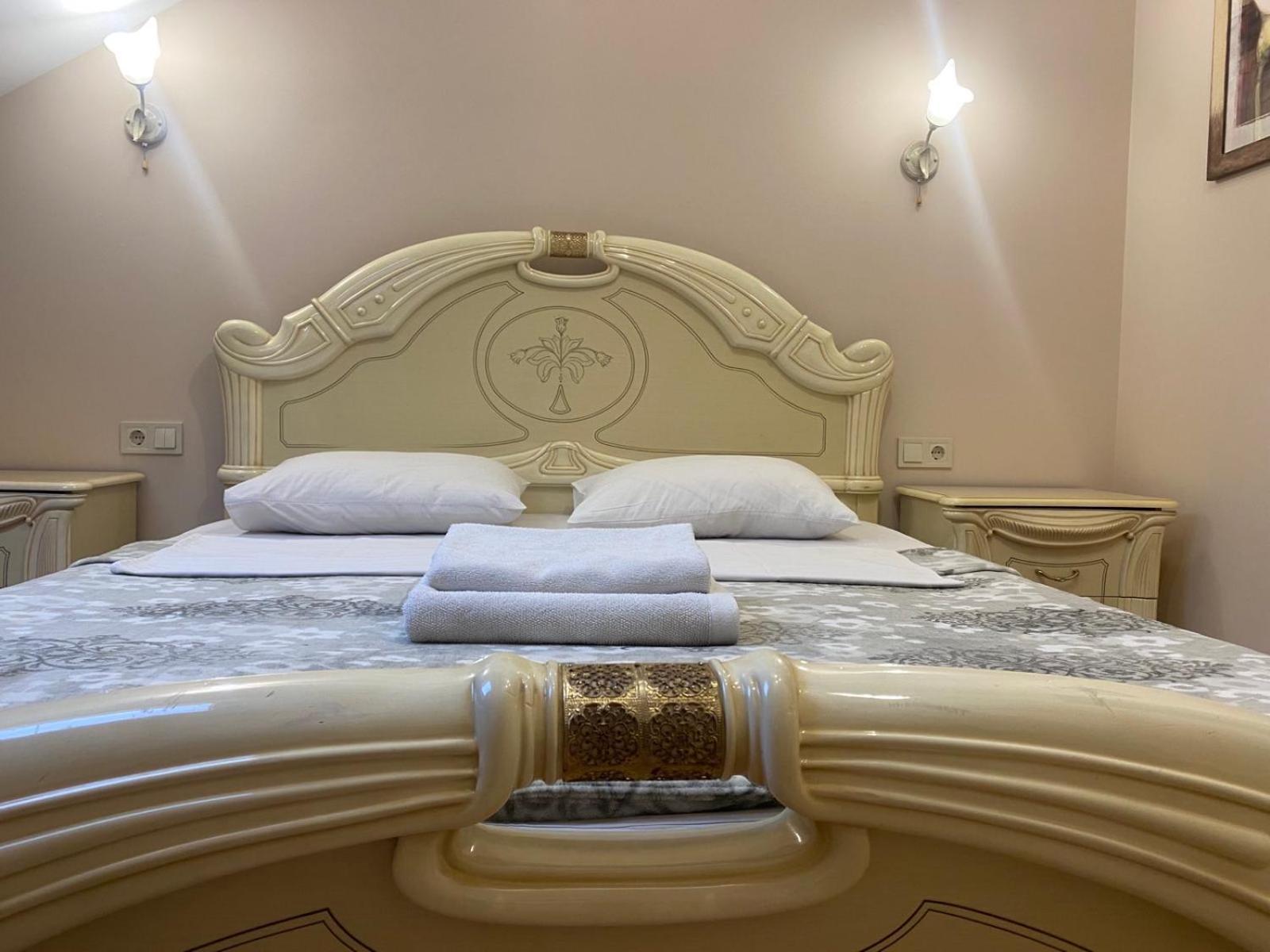 Apart Yaroslava Osmomysla 9 Square - City Center Lviv Ngoại thất bức ảnh