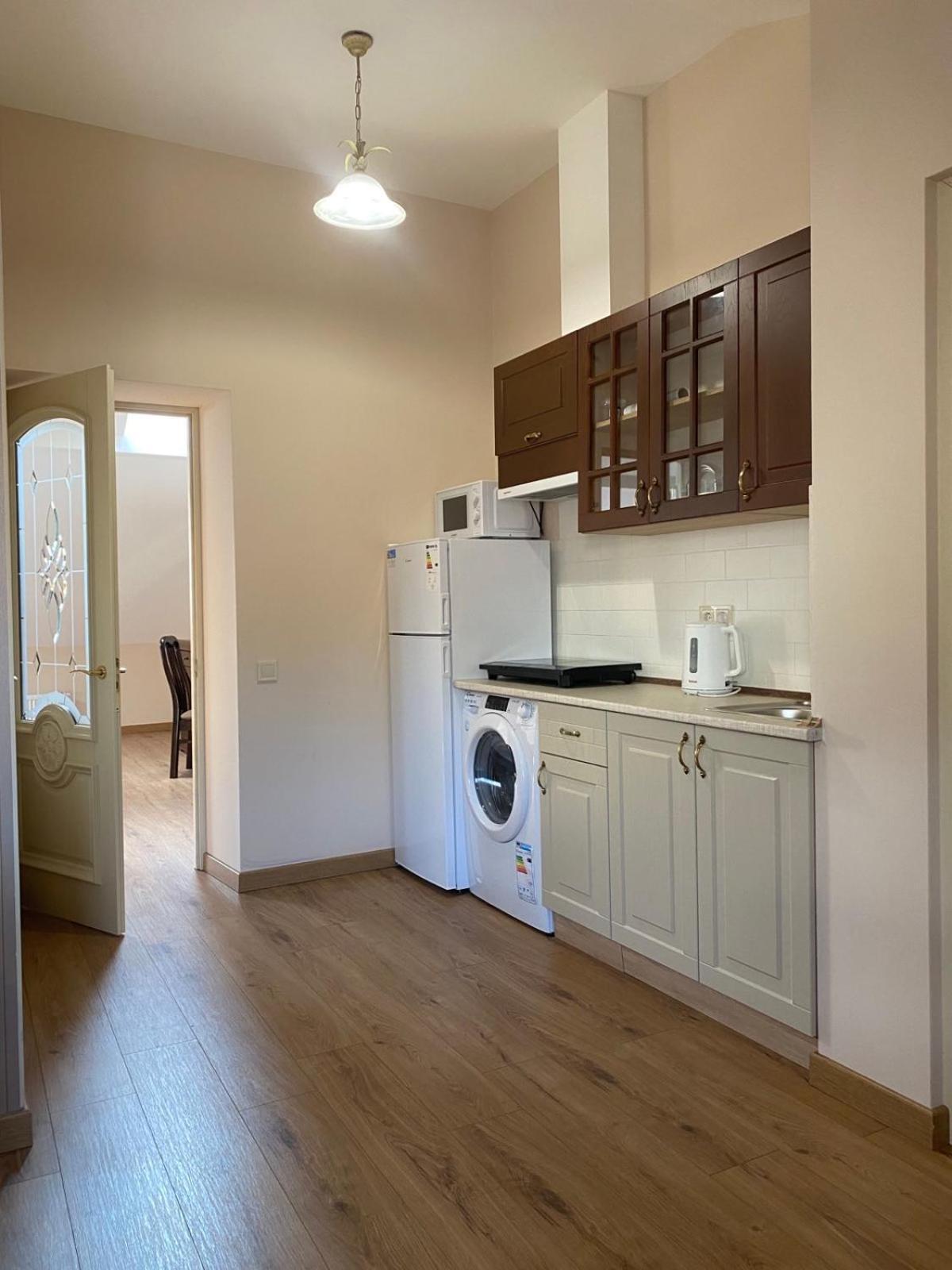 Apart Yaroslava Osmomysla 9 Square - City Center Lviv Ngoại thất bức ảnh