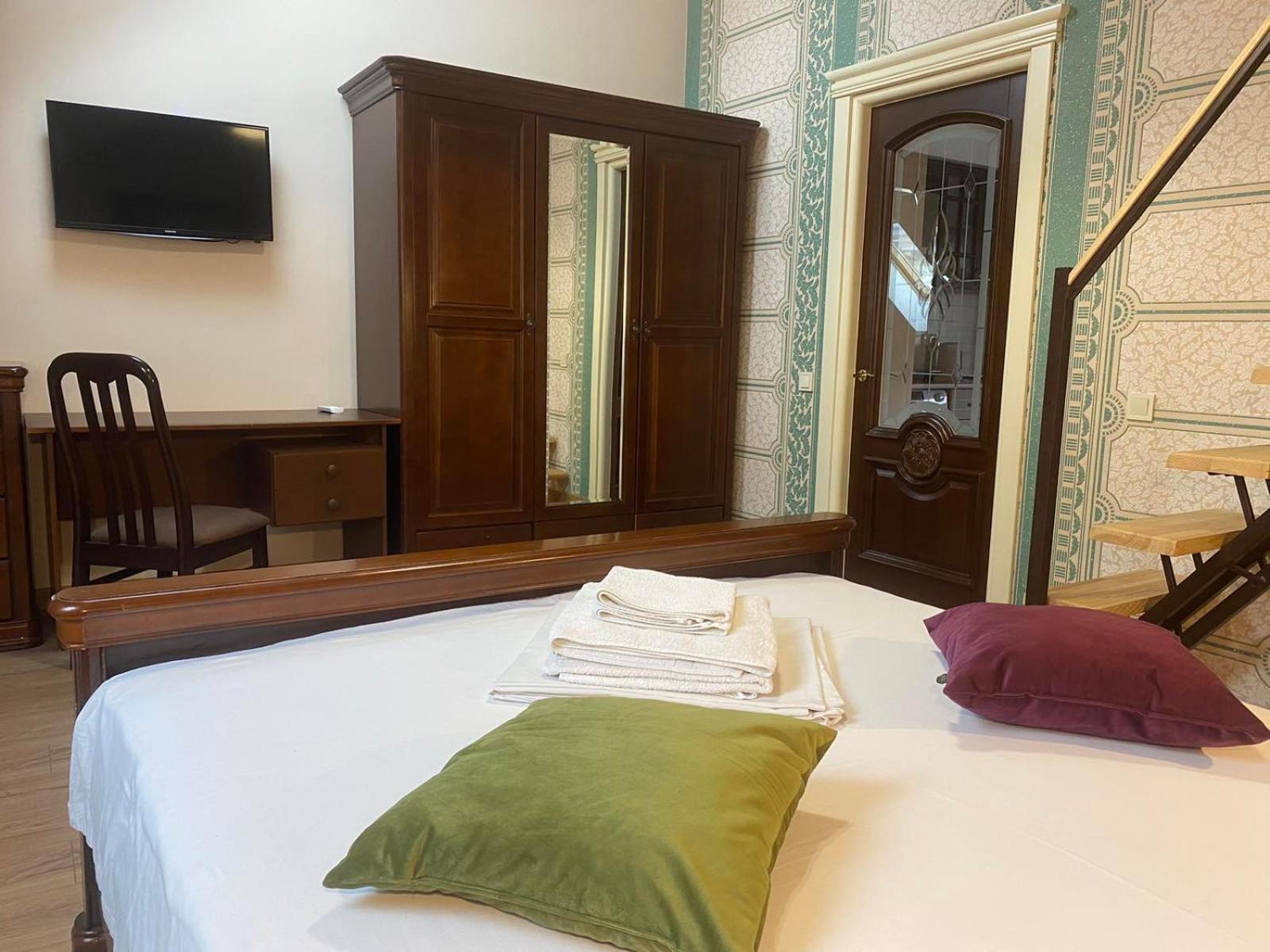 Apart Yaroslava Osmomysla 9 Square - City Center Lviv Ngoại thất bức ảnh