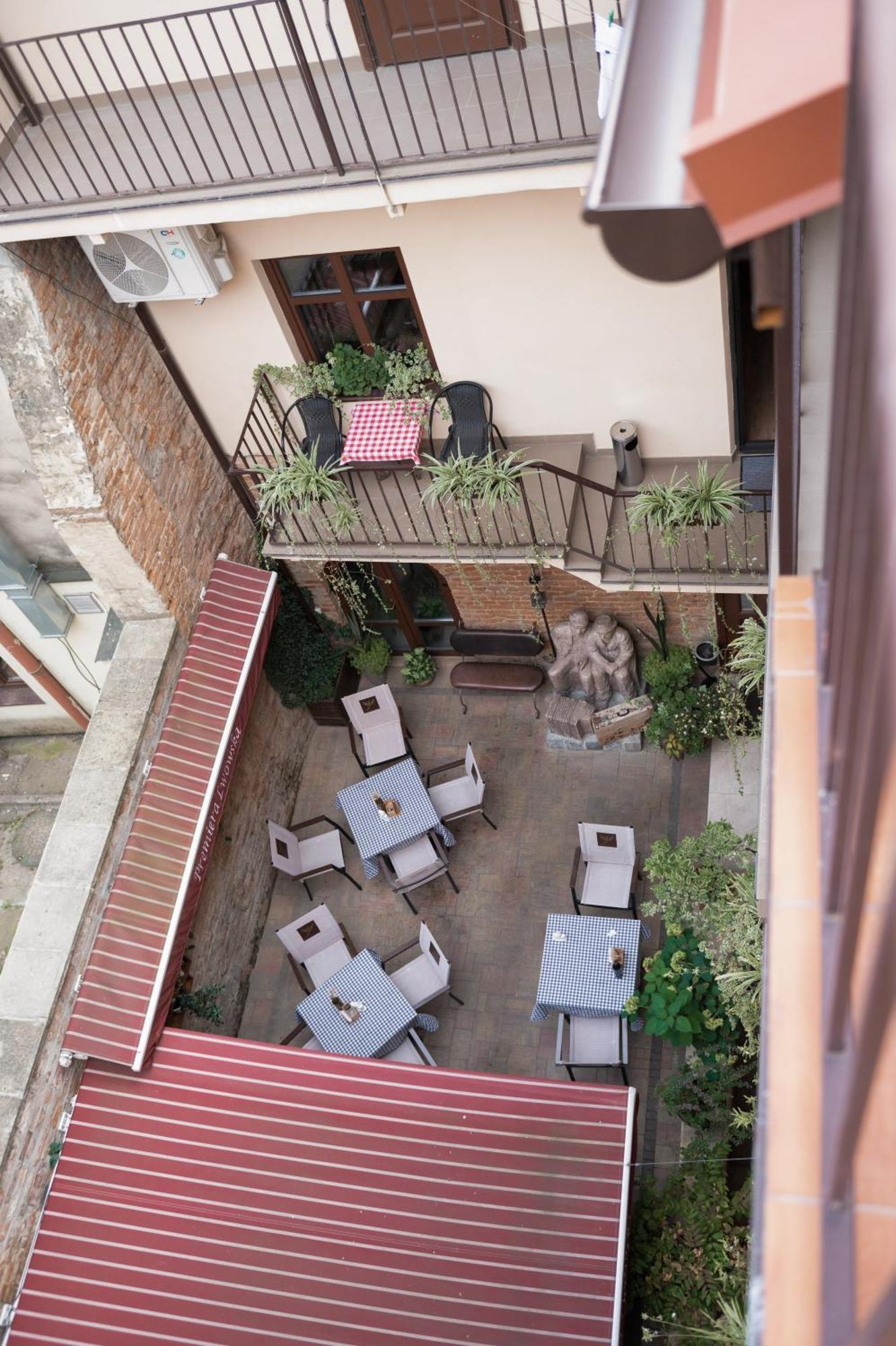 Apart Yaroslava Osmomysla 9 Square - City Center Lviv Ngoại thất bức ảnh