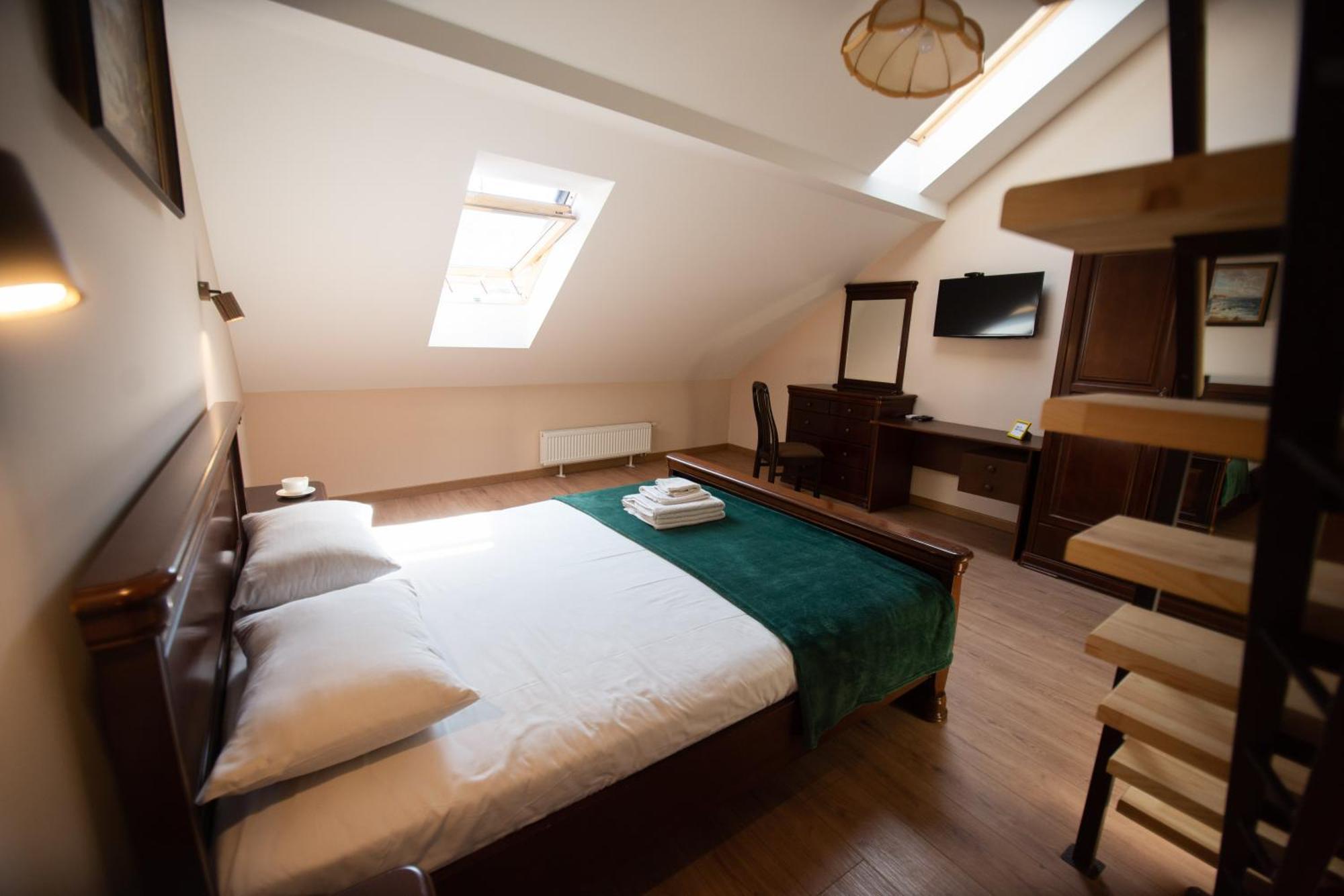 Apart Yaroslava Osmomysla 9 Square - City Center Lviv Ngoại thất bức ảnh