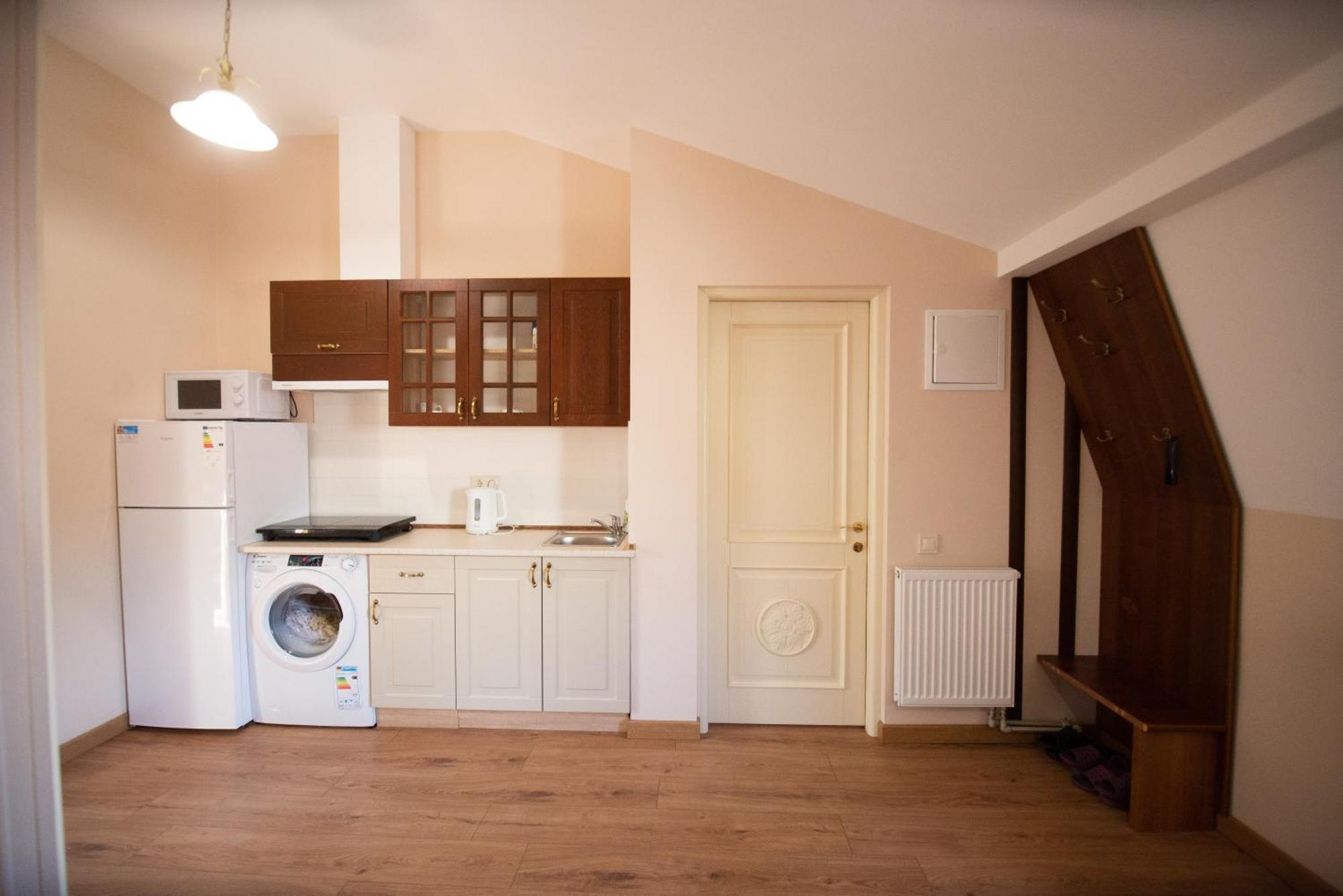 Apart Yaroslava Osmomysla 9 Square - City Center Lviv Ngoại thất bức ảnh