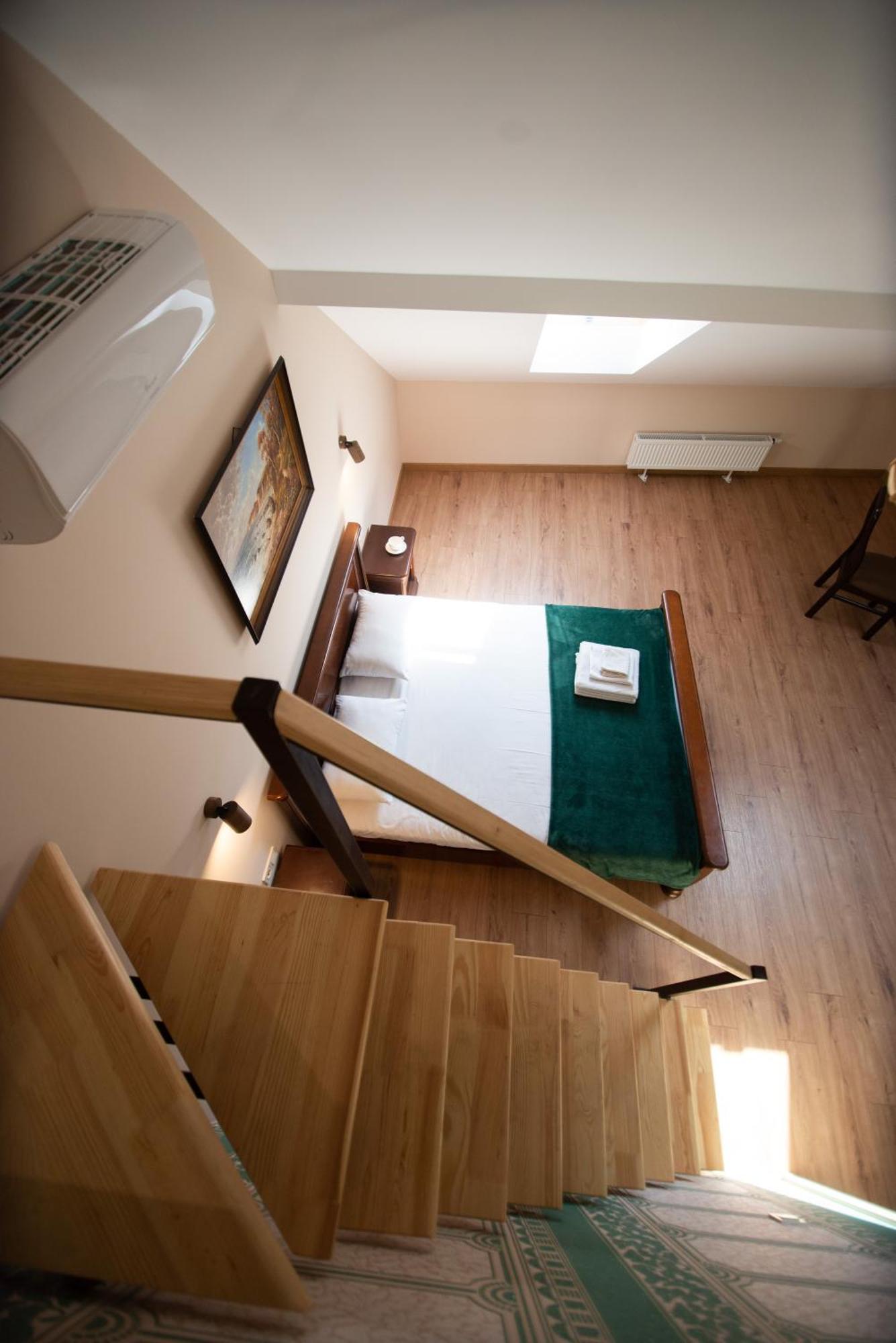 Apart Yaroslava Osmomysla 9 Square - City Center Lviv Ngoại thất bức ảnh