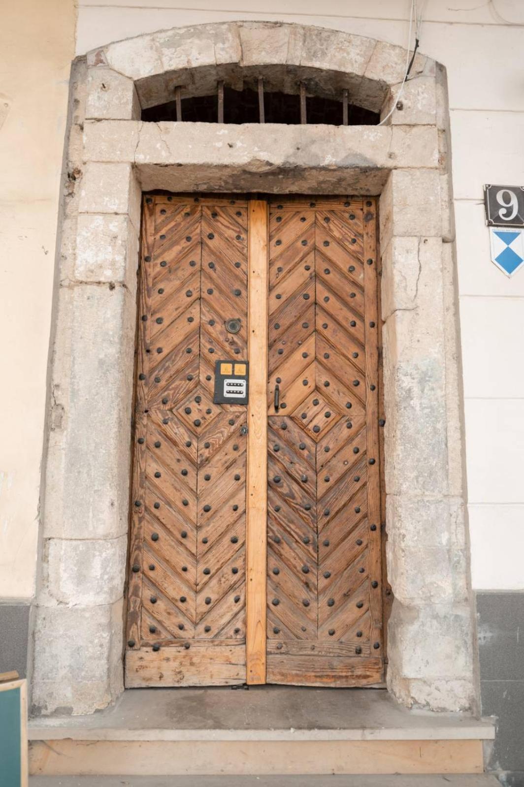 Apart Yaroslava Osmomysla 9 Square - City Center Lviv Ngoại thất bức ảnh