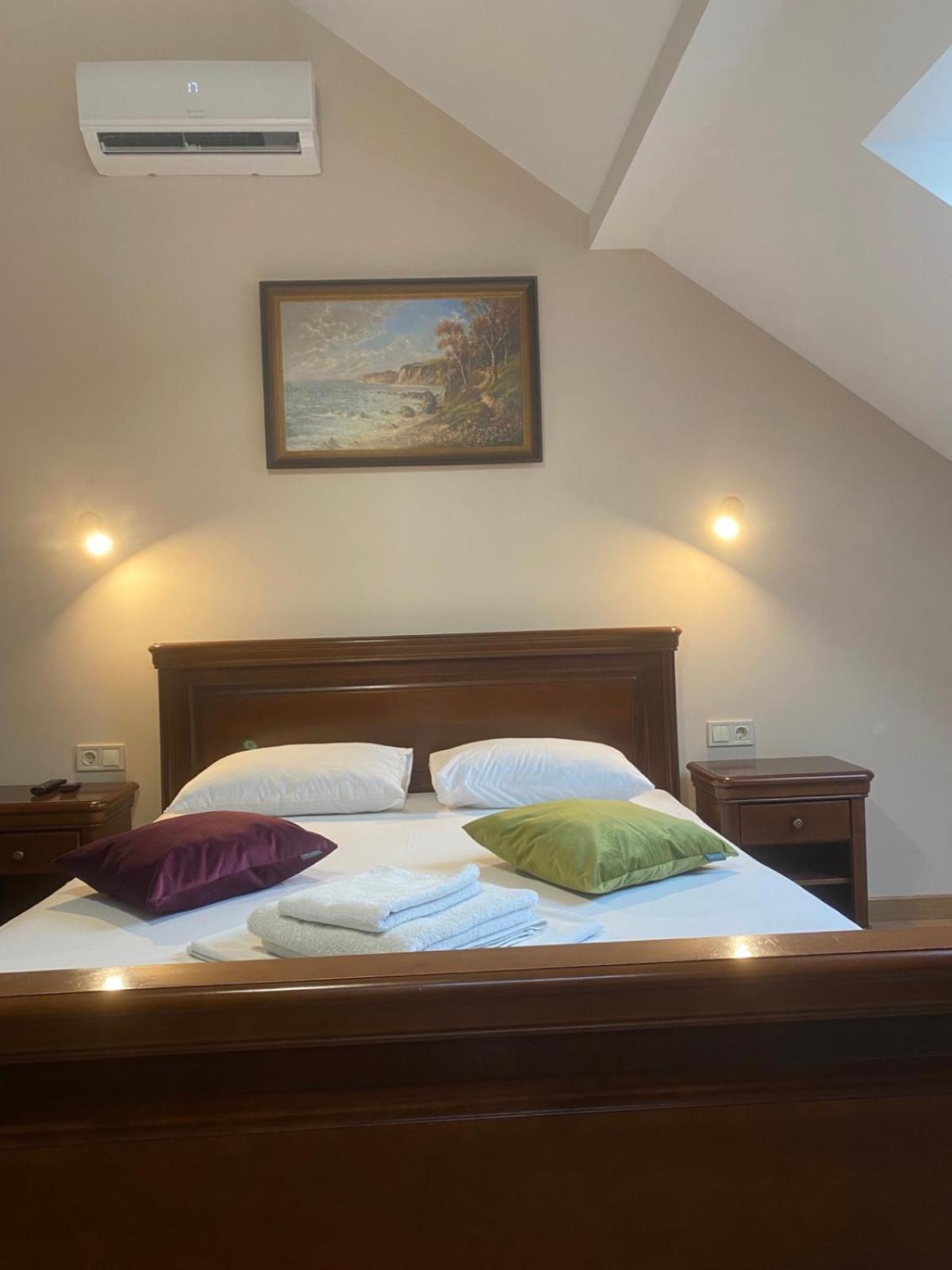 Apart Yaroslava Osmomysla 9 Square - City Center Lviv Ngoại thất bức ảnh