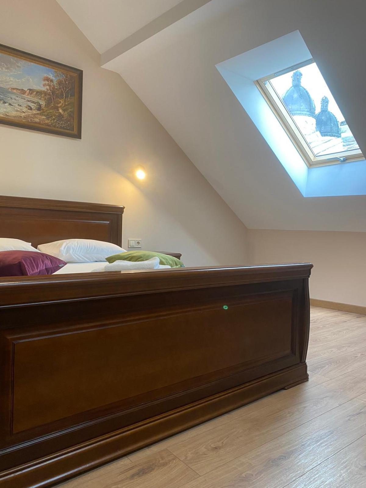 Apart Yaroslava Osmomysla 9 Square - City Center Lviv Ngoại thất bức ảnh