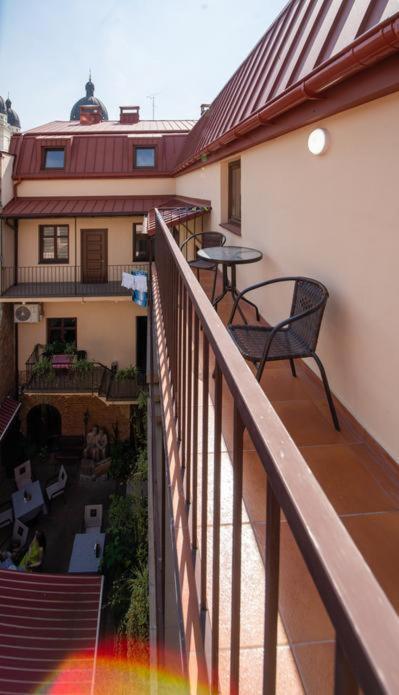 Apart Yaroslava Osmomysla 9 Square - City Center Lviv Ngoại thất bức ảnh
