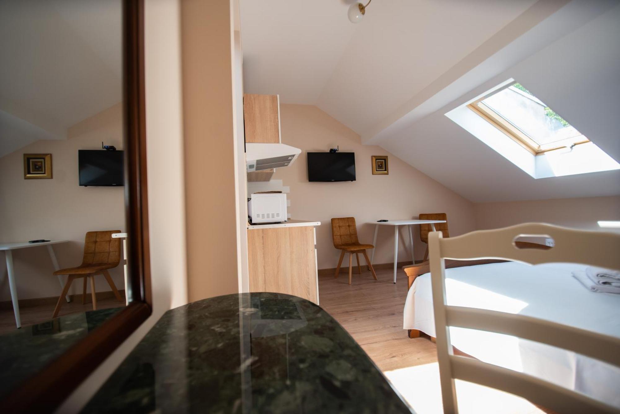 Apart Yaroslava Osmomysla 9 Square - City Center Lviv Phòng bức ảnh