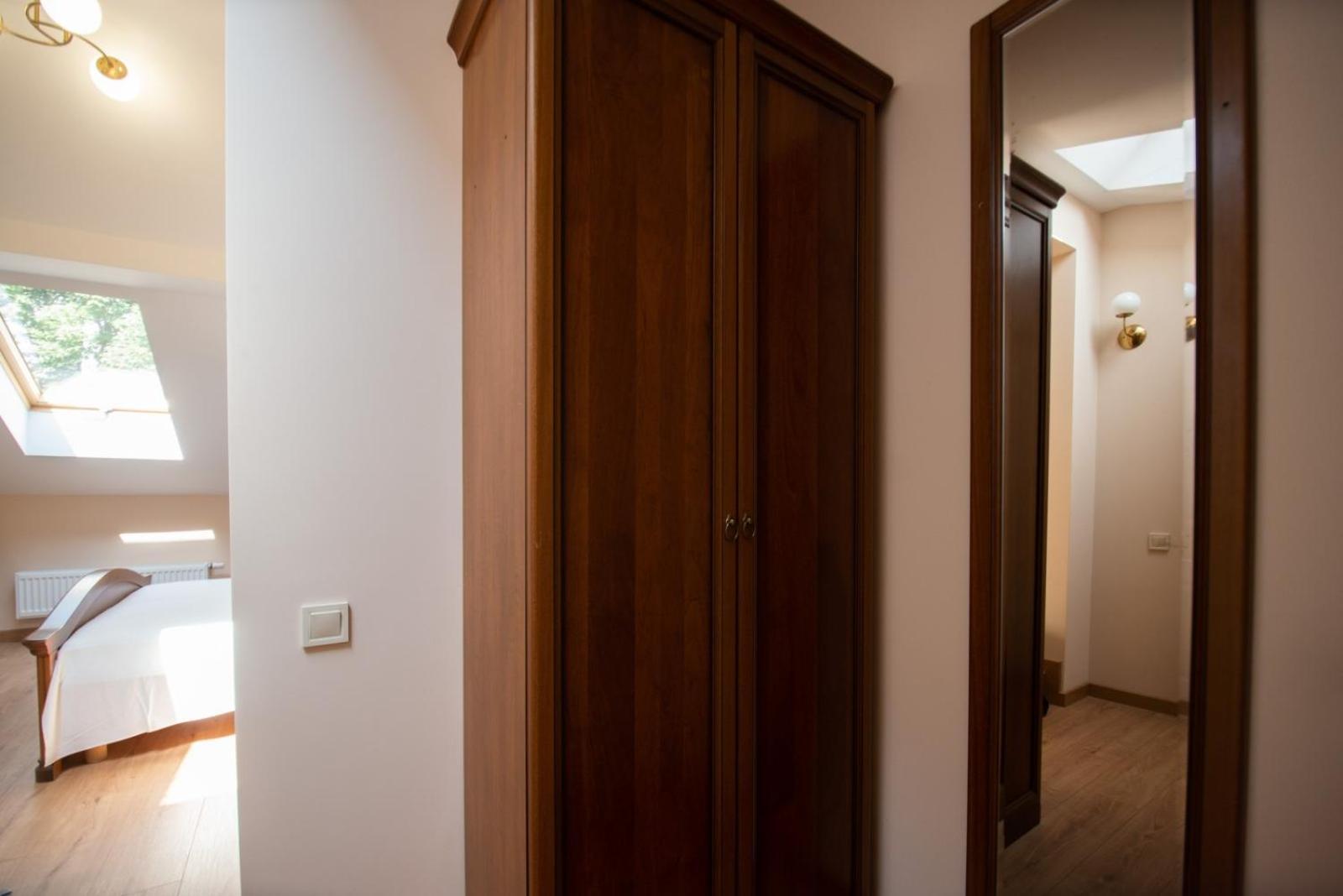 Apart Yaroslava Osmomysla 9 Square - City Center Lviv Phòng bức ảnh