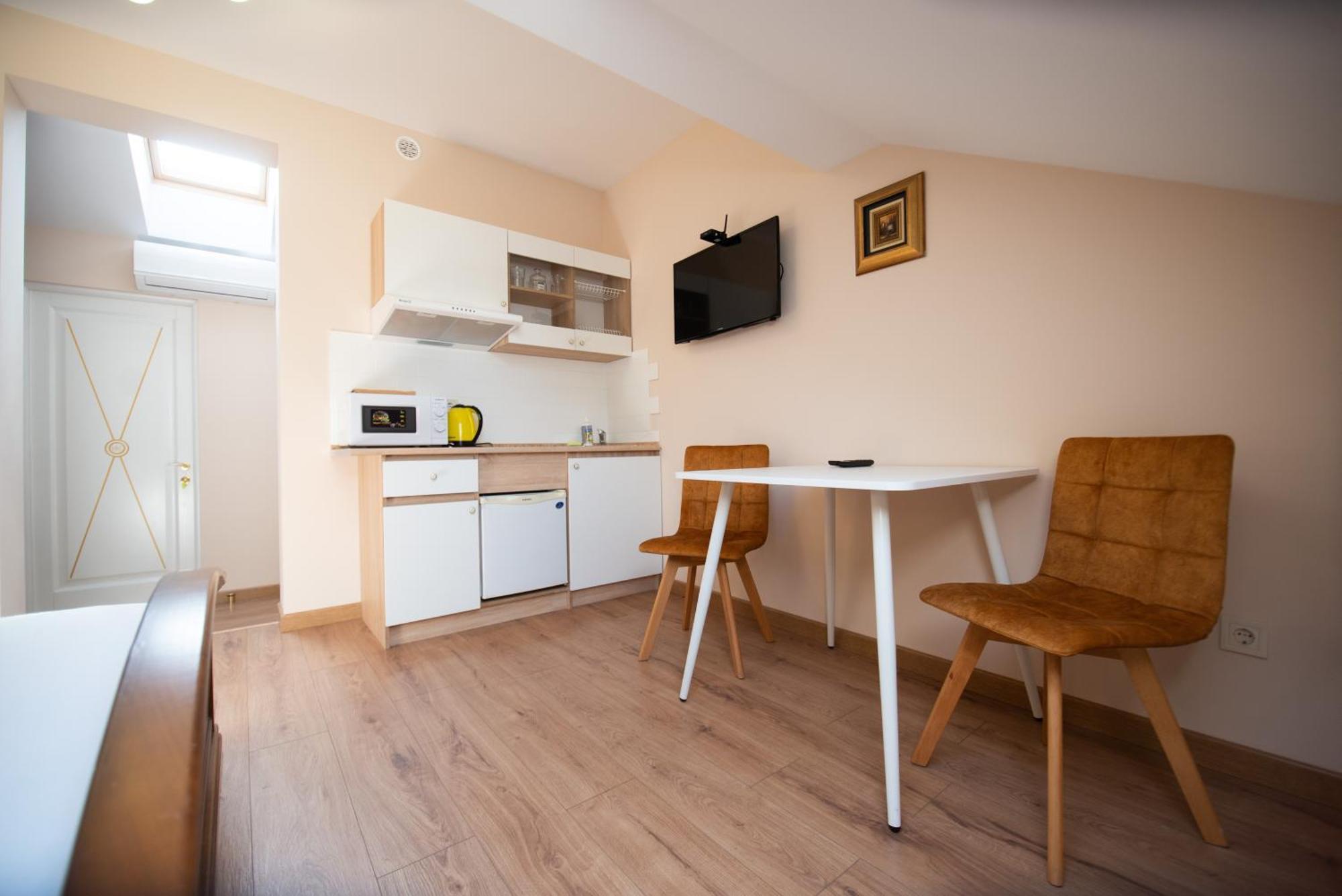 Apart Yaroslava Osmomysla 9 Square - City Center Lviv Phòng bức ảnh