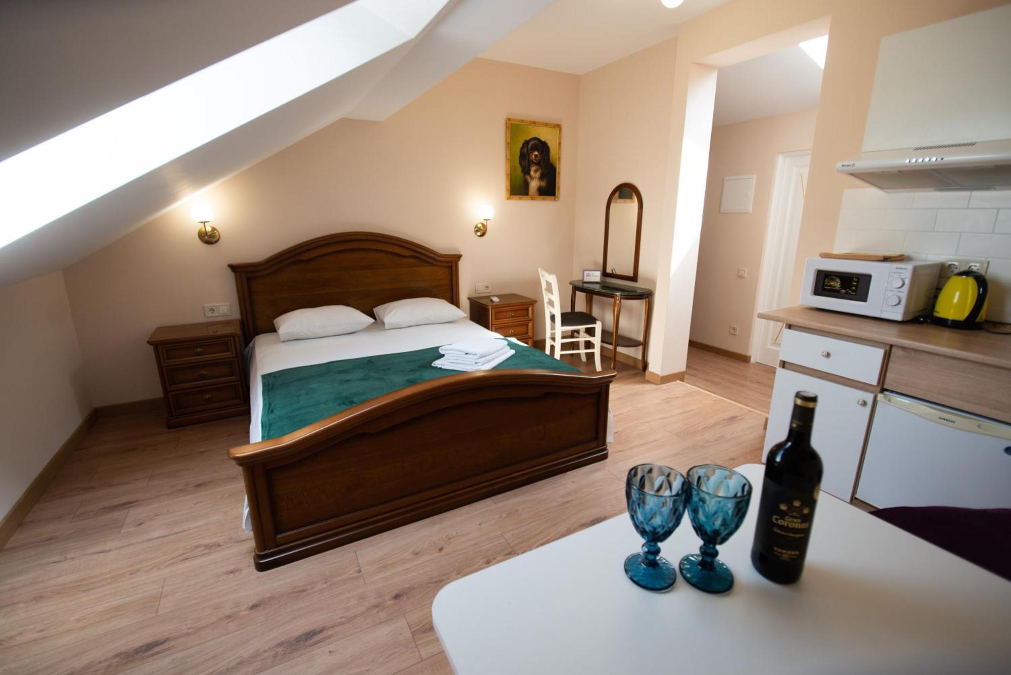 Apart Yaroslava Osmomysla 9 Square - City Center Lviv Phòng bức ảnh